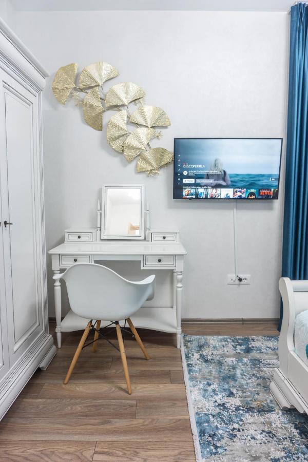 White Dream Penthouse With Jacuzzi Lejlighed Braşov Eksteriør billede