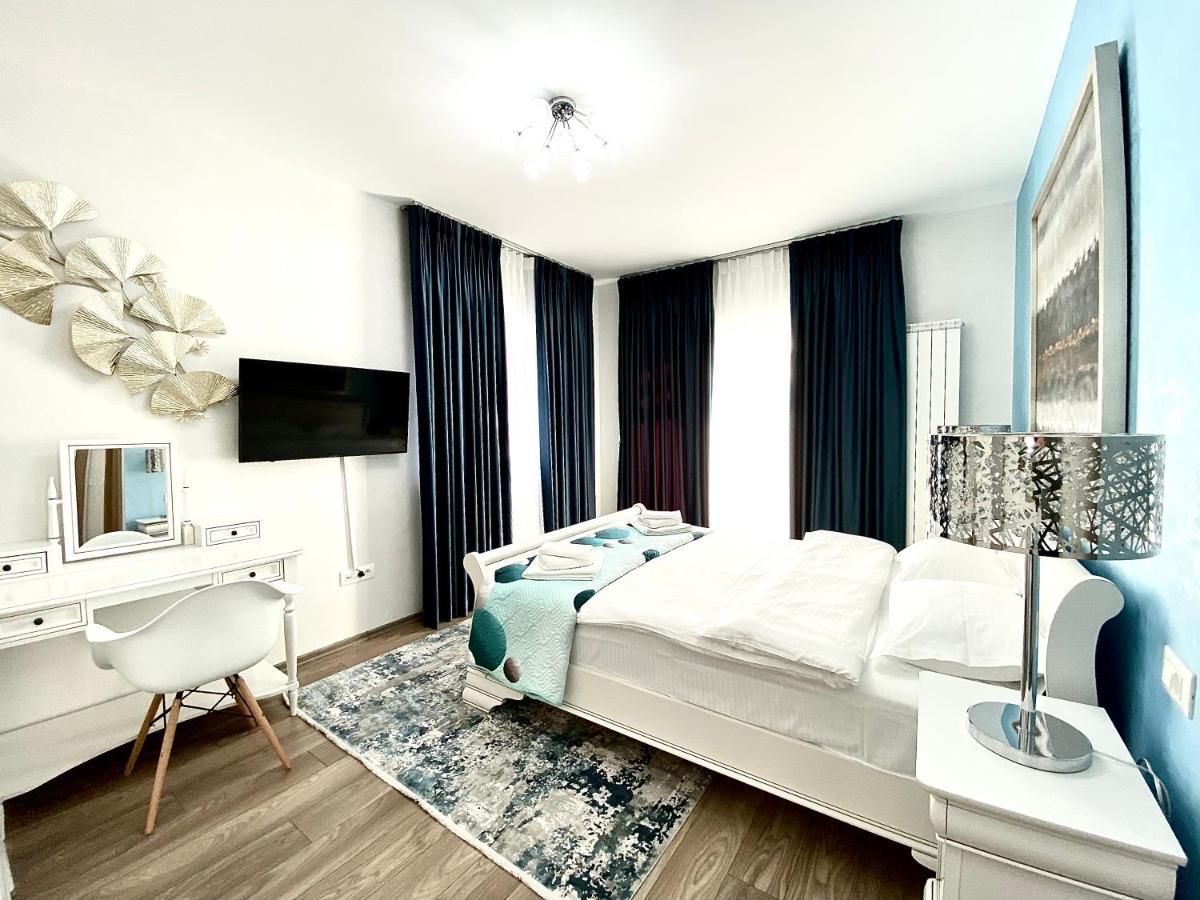 White Dream Penthouse With Jacuzzi Lejlighed Braşov Eksteriør billede